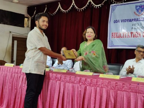 Felicitation of the Meritorious Students of GVM of March 2025 SSCE students. (5)