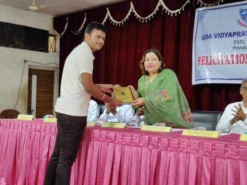Felicitation of the Meritorious Students of GVM of March 2025 SSCE students. (7)