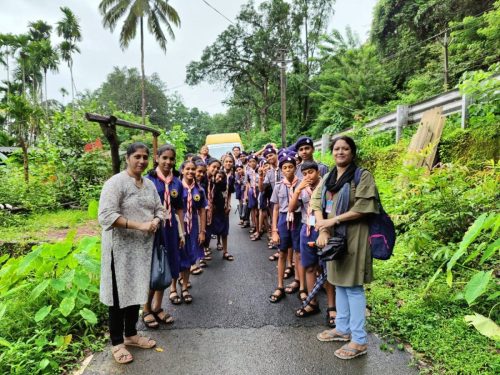 Scouts-Guides Hike at Arla-Keri also visited Dr Dada Vaidya's Ancestral Residence (6)